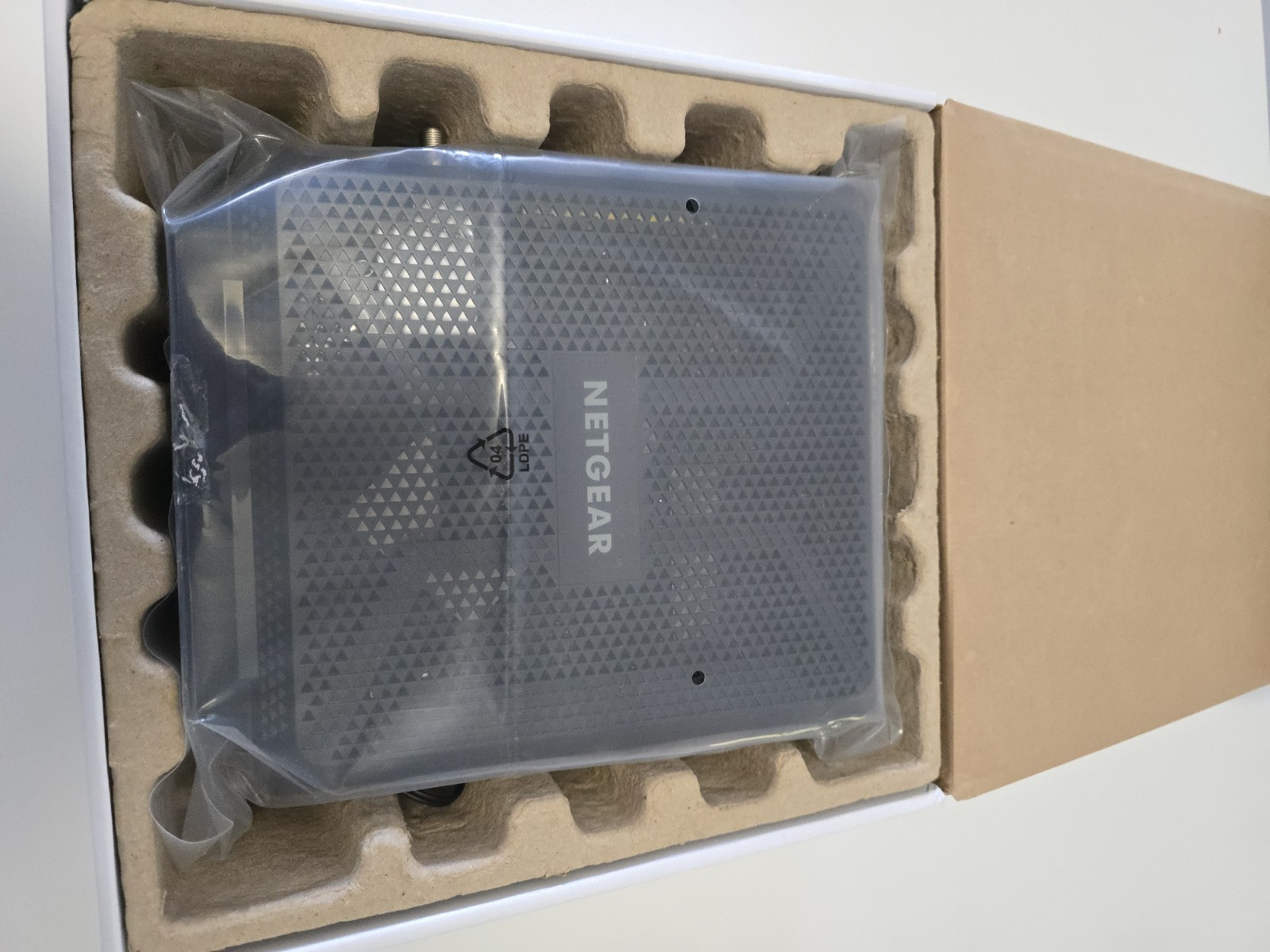 AC1900 Wifi Cable Modem Router