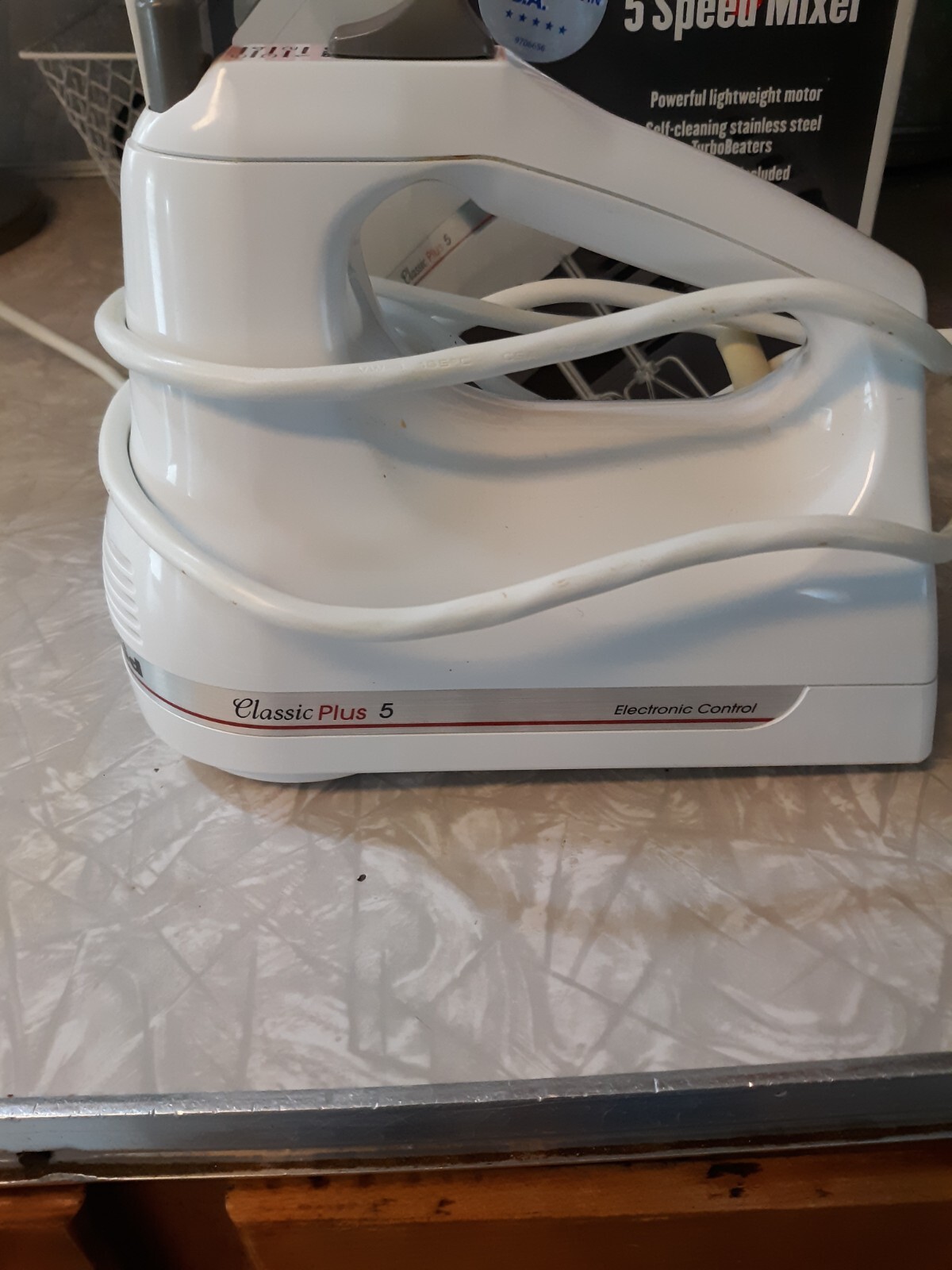 KitchenAid - KHM512WH 5-speed Hand Mixer - White