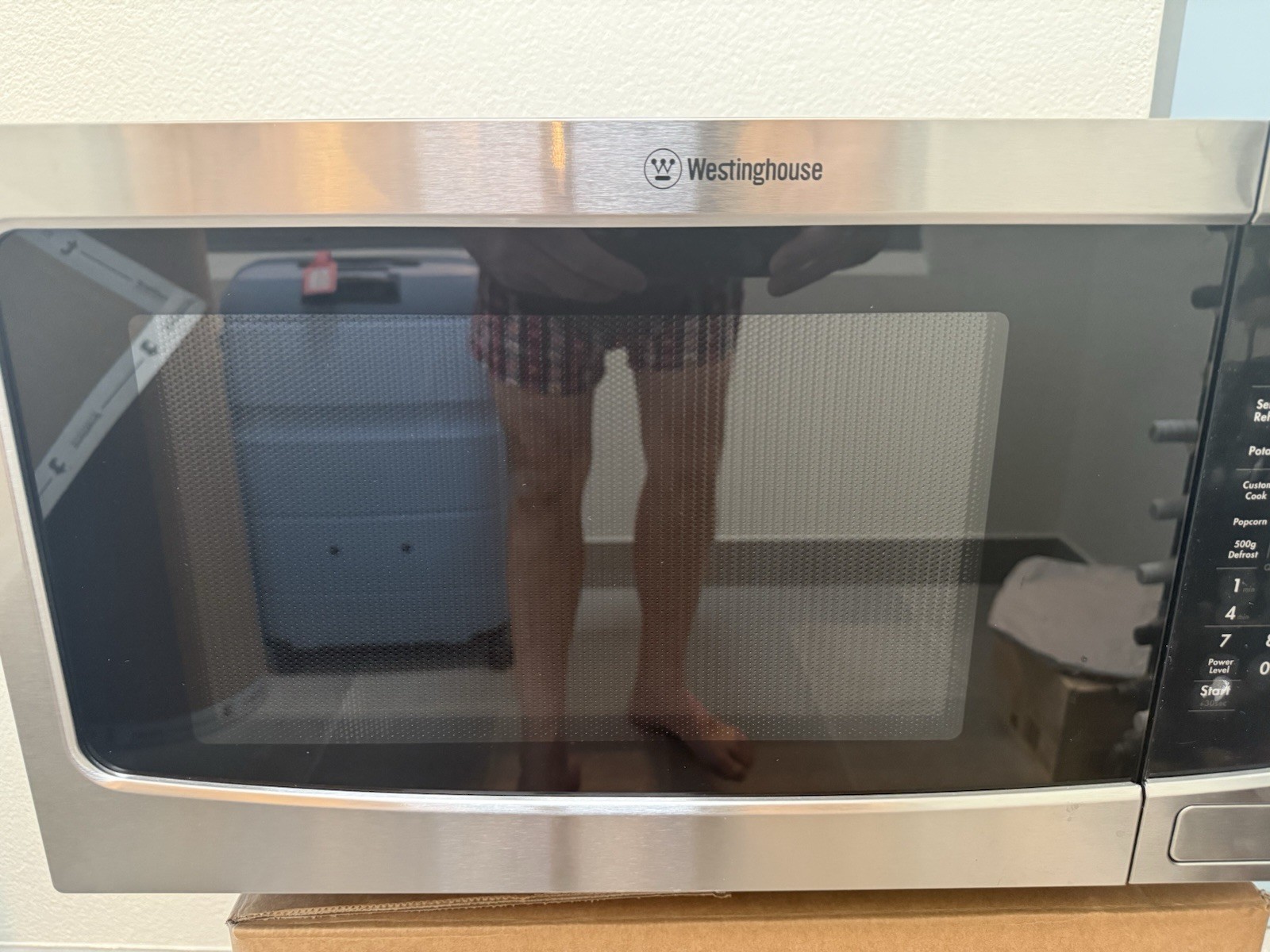 Westinghouse WMF4102SA 40 Litre Microwave
