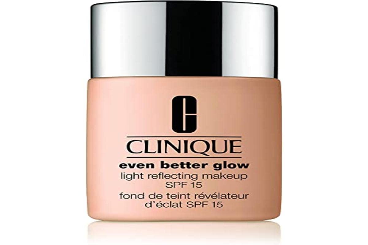 Clinique Even Better Glow Light Reflecting Makeup SPF 15 - 52 Neutral