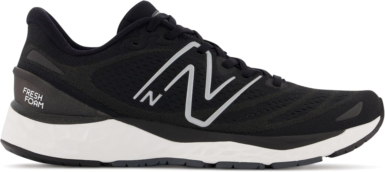 New Balance Men's MSOLVV4 Black/White - Size 7
