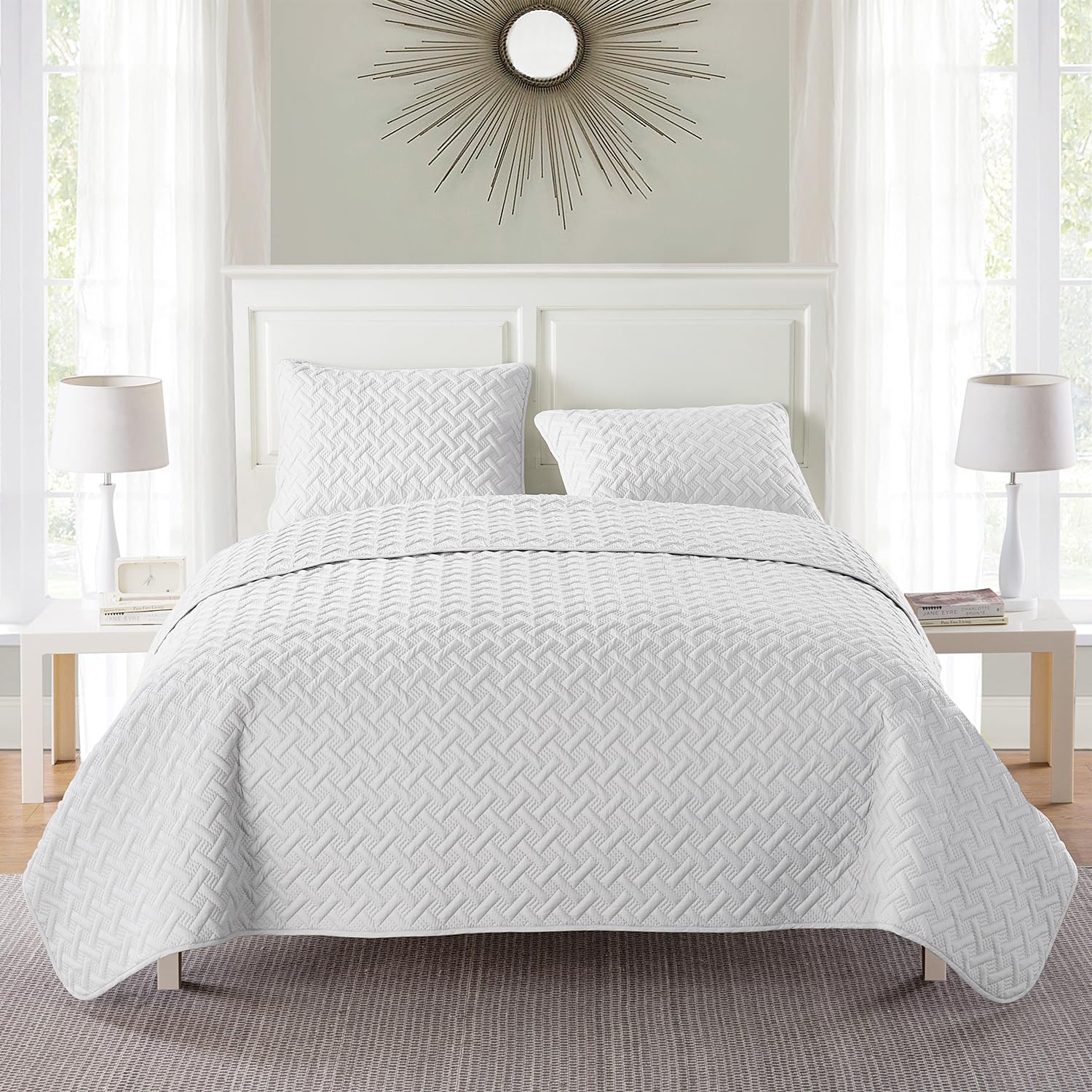 VCNY Home Quilt Super Soft Reversible Bedding Set with Matching Shams, Full/Queen, Nina White