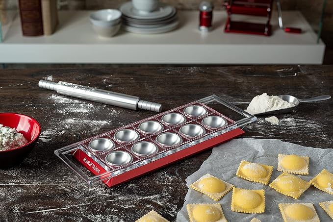 Marcato Ravioli Red Tablet with Rolling Pin